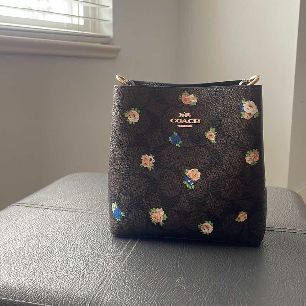 Mini Town Bucket Bag In Signature Canvas With Vintage Mini Rose Print
